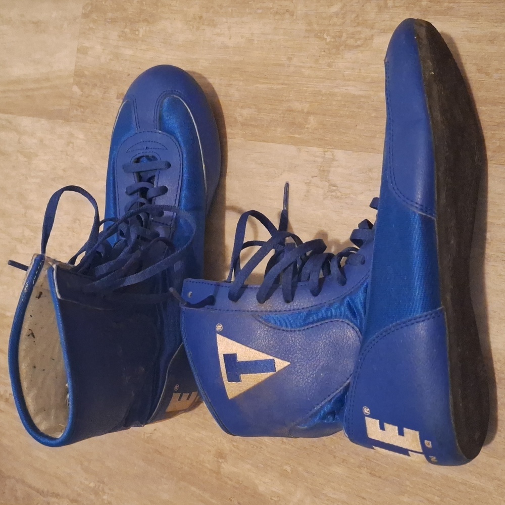 Title boxing shoes blue